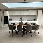Fields Retreat - 4 Ensuite Bedrooms 別荘 ヨーク