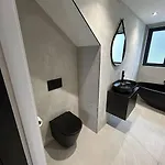 Fields Retreat - 4 Ensuite Bedrooms *