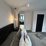 Fields Retreat - 4 Ensuite Bedrooms * ヨーク