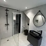 Fields Retreat - 4 Ensuite Bedrooms *
