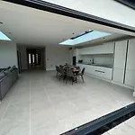 Fields Retreat - 4 Ensuite Bedrooms ヨーク