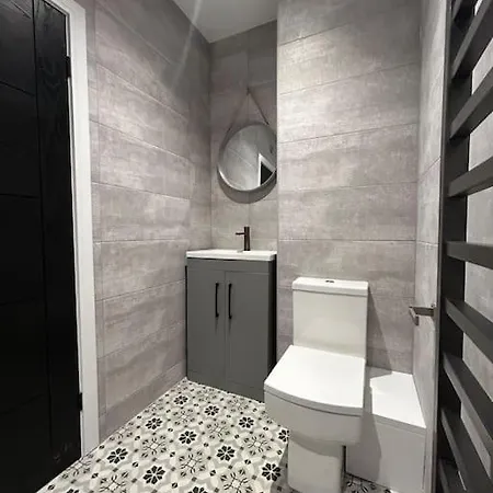 Fields Retreat - 4 Ensuite Bedrooms Tatil Evi *