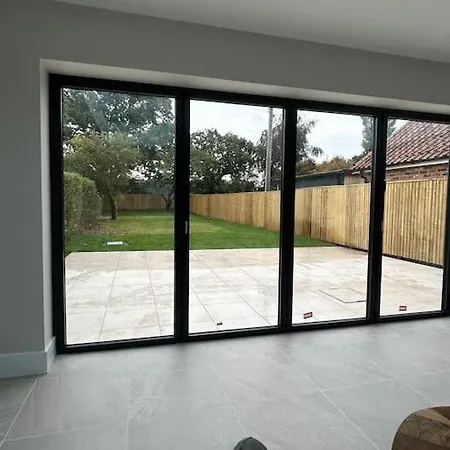 Spacious & Modern House Sleeps 8