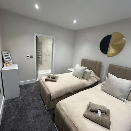 Fields Retreat - 4 Ensuite Bedrooms Tatil Evi York