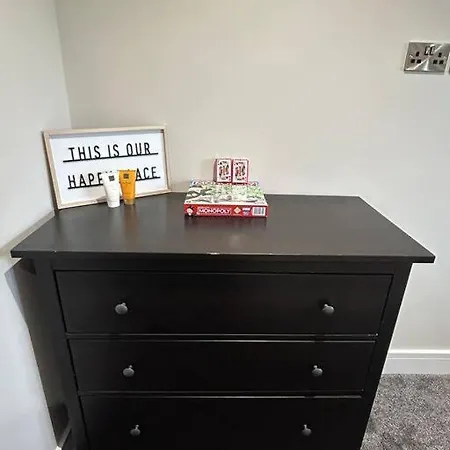Spacious & Modern House Sleeps 8 Holiday home York
