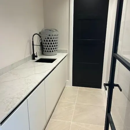 Fields Retreat - 4 Ensuite Bedrooms