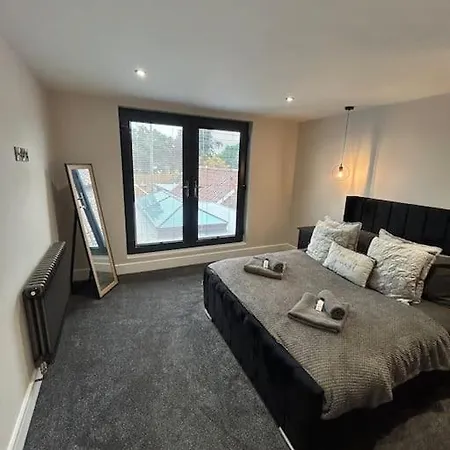 Fields Retreat - 4 Ensuite Bedrooms