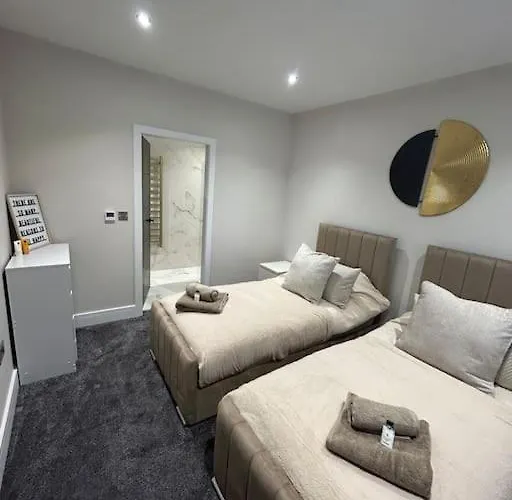 Fields Retreat - 4 Ensuite Bedrooms Vakantiehuis York