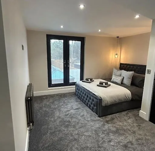 Fields Retreat - 4 Ensuite Bedrooms York