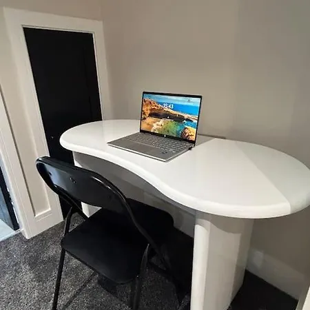 Semesterbostad Fields Retreat - 4 Ensuite Bedrooms *