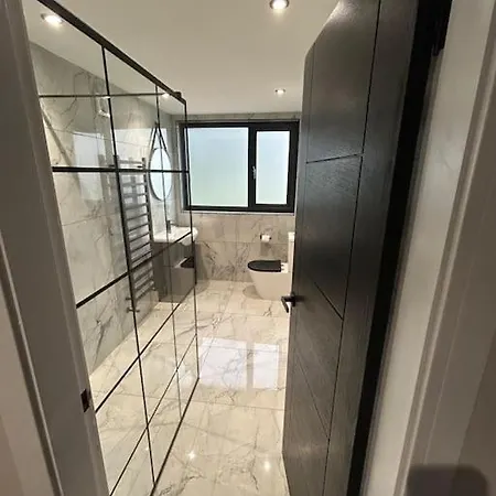 Fields Retreat - 4 Ensuite Bedrooms * York