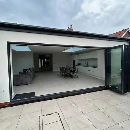 Fields Retreat - 4 Ensuite Bedrooms