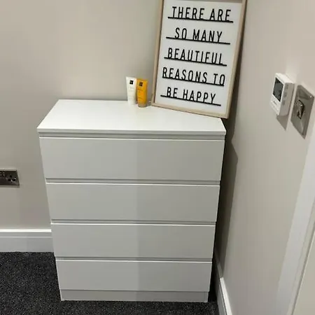 Fields Retreat - 4 Ensuite Bedrooms Holiday home