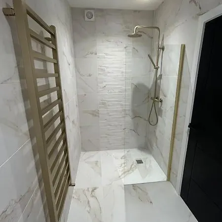 Semesterbostad Fields Retreat - 4 Ensuite Bedrooms