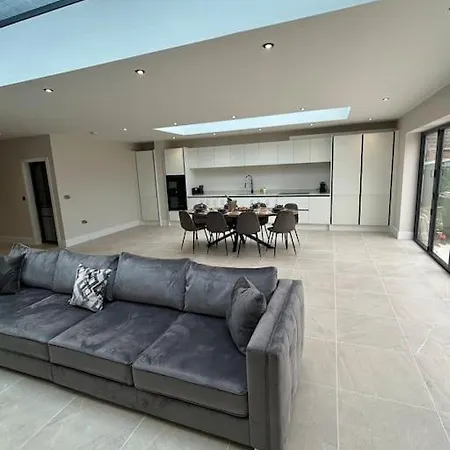 Fields Retreat - 4 Ensuite Bedrooms Holiday home York