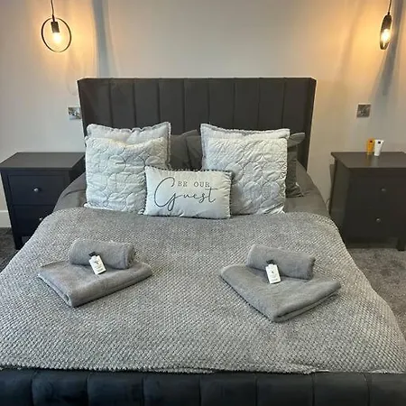 Fields Retreat - 4 Ensuite Bedrooms York