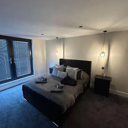 Semesterbostad Fields Retreat - 4 Ensuite Bedrooms *