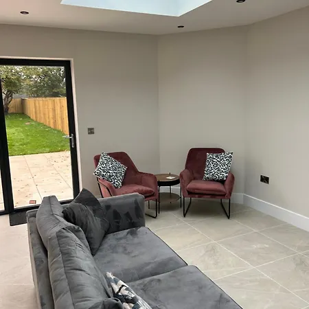 Holiday home Fields Retreat - 4 Ensuite Bedrooms *