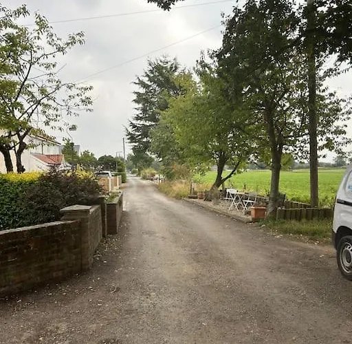 Fields Retreat - 4 Ensuite Bedrooms Hébergement de vacances York