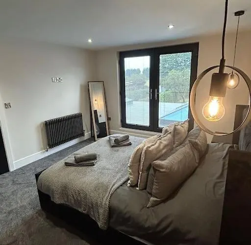 Fields Retreat - 4 Ensuite Bedrooms York