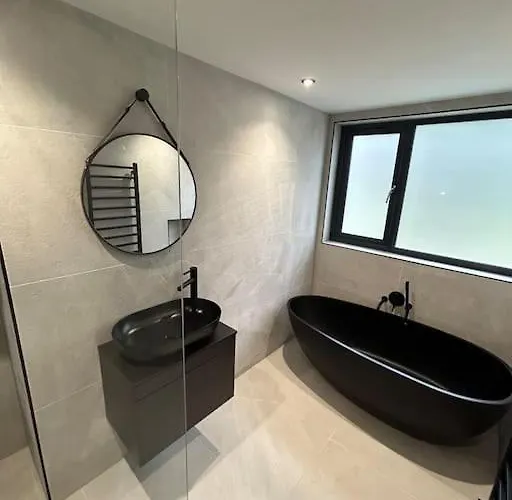 Fields Retreat - 4 Ensuite Bedrooms Hébergement de vacances *