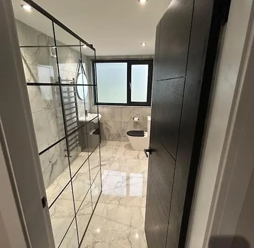 Fields Retreat - 4 Ensuite Bedrooms * York