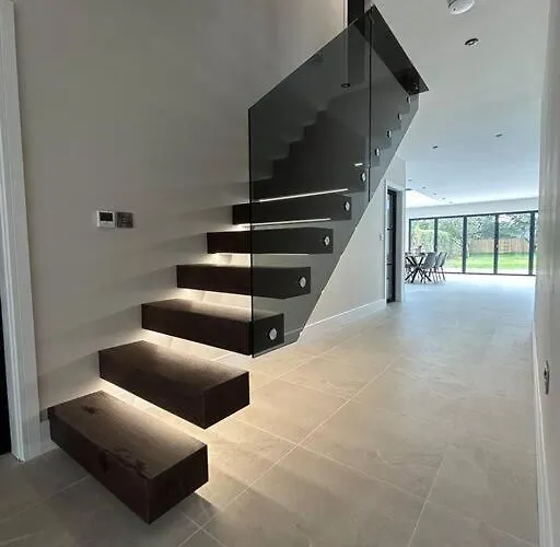 Fields Retreat - 4 Ensuite Bedrooms Hébergement de vacances *