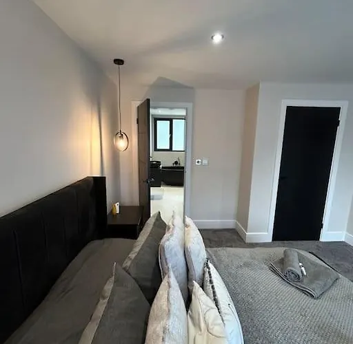 Fields Retreat - 4 Ensuite Bedrooms * York