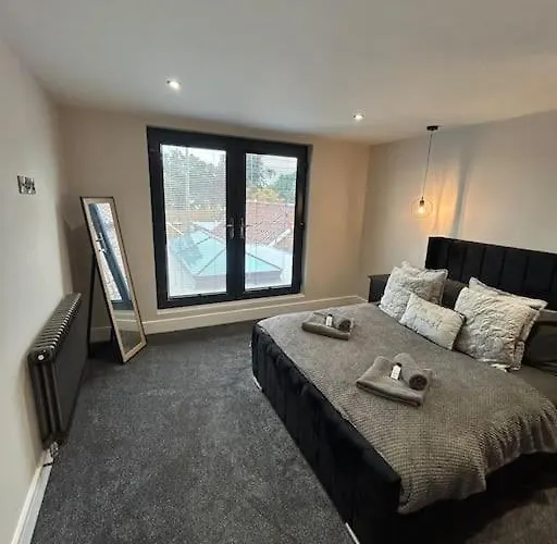 Fields Retreat - 4 Ensuite Bedrooms